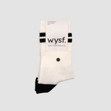 nachhaltige sportsocken damen, nachhaltige sportsocken herren von what you stand for. tennissocke, farbe weiß, schwarz. fair hergestellt in portugal. wysf. mode, mit der du zeigst, wer du bist.