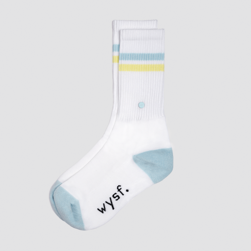 nachhaltige sportsocken damen, nachhaltige sportsocken herren von what you stand for. tennissocke, farbe weiß, blau, pastellgelb. fair hergestellt in portugal. wysf. mode, mit der du zeigst, wer du bist.