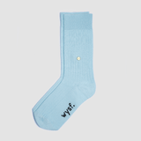 nachhaltige socken von what you stand for. rippen strickmuster, farbe hellblau. fair hergestellt in portugal. wysf. mode, mit der du zeigst, wer du bist. nachhaltige socken unisex. nachhaltige socken damen. nachhaltige socken herren. bio baumwolle. wysf.